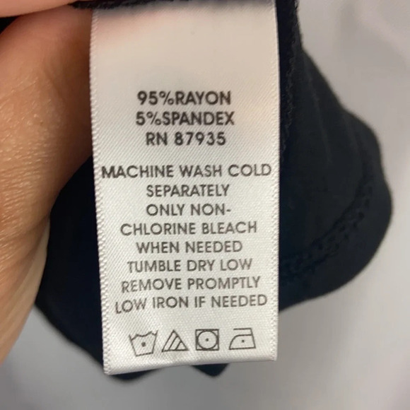 NWT LOGO By Lori Goldstein Black V-Neck Top - Picture 4 of 5